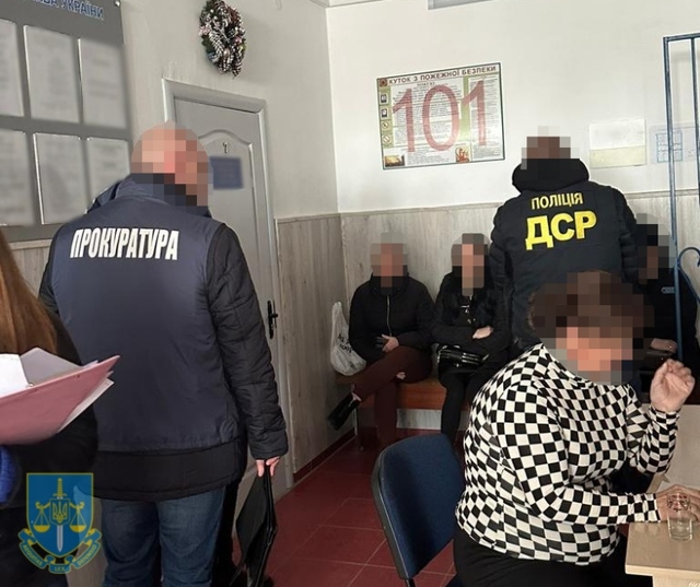 На Львівщині посадовці міграційної служби «погоріли» на хабарах