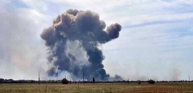 Потужні вибухи у Криму: на території підірваного аеродрому перебувало 24 літаки рф