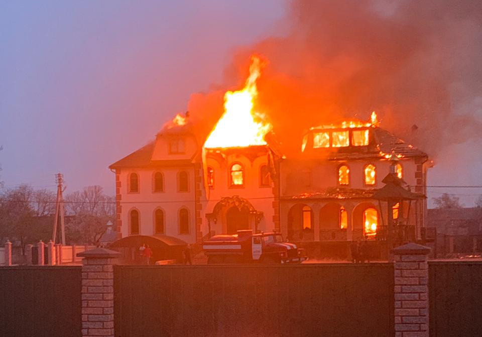 На Буковині зранку підпалили храм московського патріархату: з'явилися подробиці