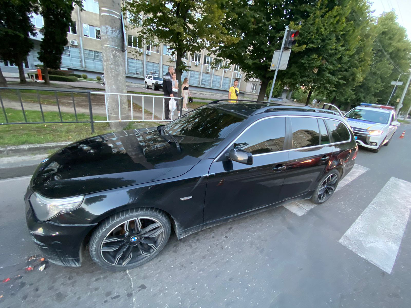У Львові водій "БМВ" збив жінку з дітьми на пішохідному переході