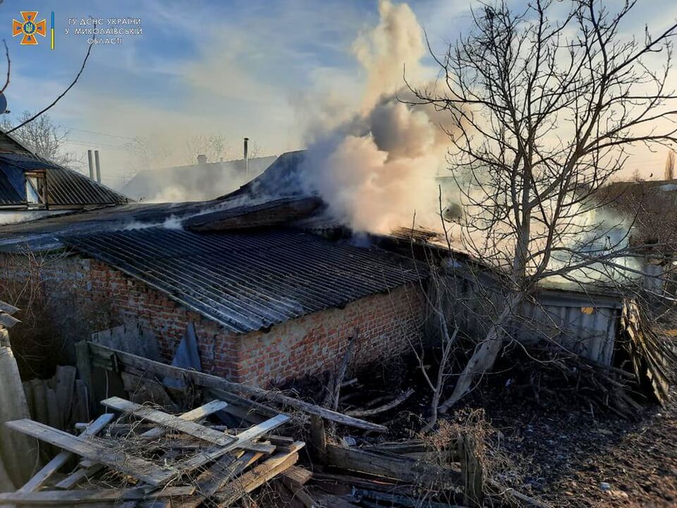 Російські війська обстріляли Миколаївщину із «Градів», «Ураганів» та «Смерчів», є поранені