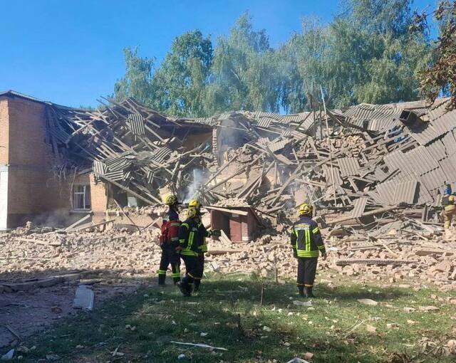 Окупанти знищили навчальний заклад та вбили освітян: що відомо