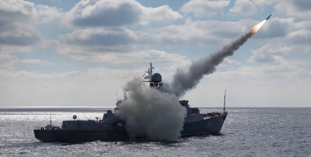 Можуть бути нові ракетні удари: скільки кораблів рф перебуває в Чорному морі