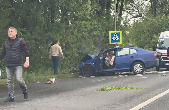 На Львівщині сталася смертельна аварія: на швидкості зіткнулися «Шкода» та «Рено»