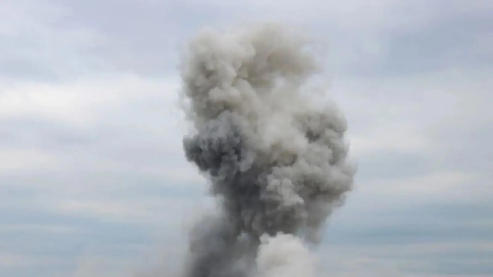 Росіяни вдарили надзвуковими ракетами по військовому об’єкту в Україні