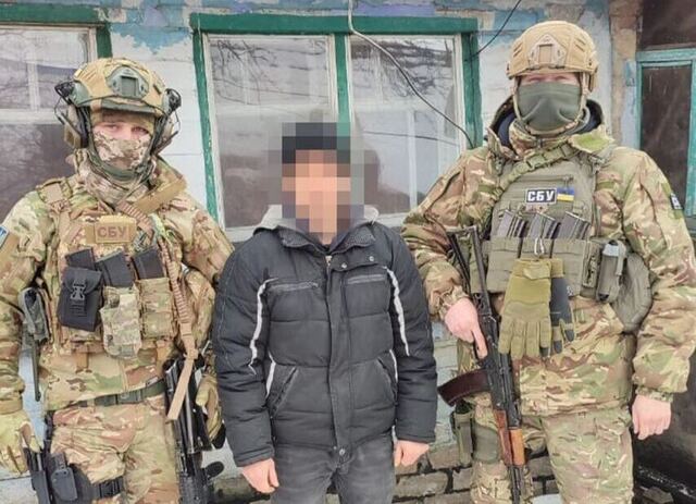 Правоохоронці затримали інформатора рф, який наводив артилерію на позиції ЗСУ