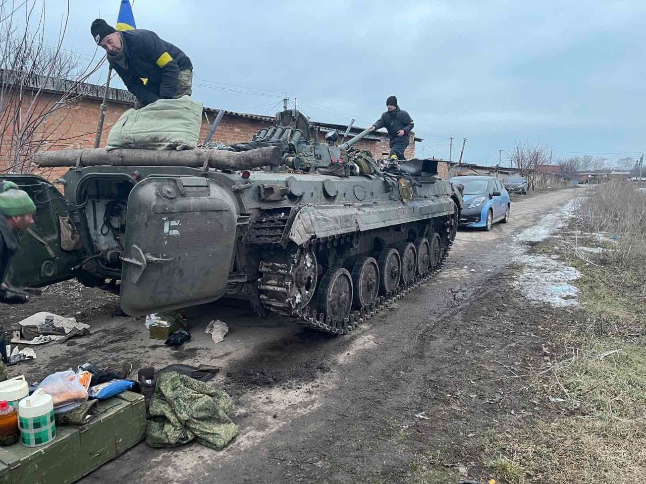 Танки убивают. Уничтоженный БТР 80 ВСУ. Подбитый танк т-80 на Донбассе.