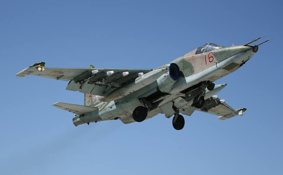 На росії штурмовик Су-25 впав у море