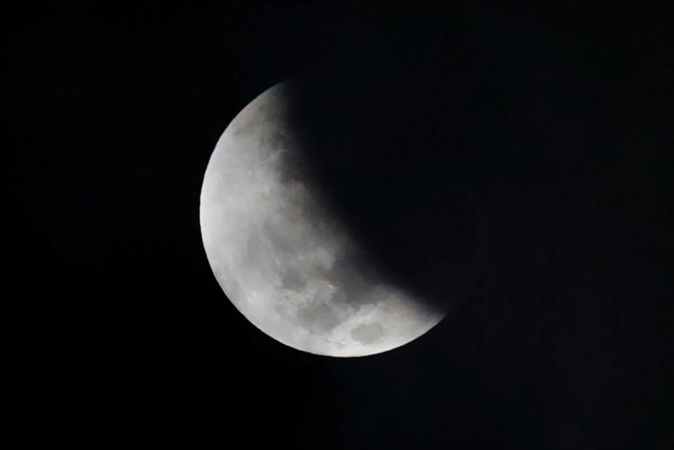 Сьогодні – рідкісне затемнення місяця: коли можна побачити в Україні