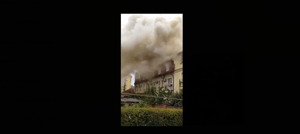 У Львівській області горить готель