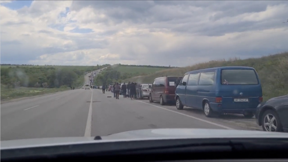 Українців закликали максимально швидко евакуюватися з двох областей