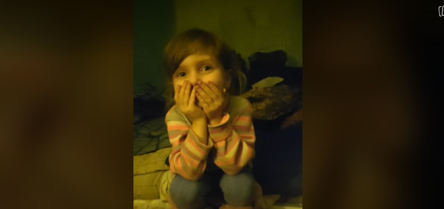 Подивіться у її очі! У мережі показали зворушливе відео з дитиною, яка перебуває в бункері у Маріуполі