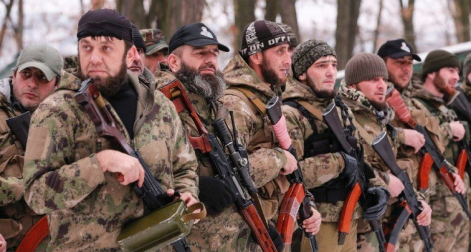 Біля Києва кадирівці стримують вогнем деморалізованих росіян, які не хочуть воювати проти України