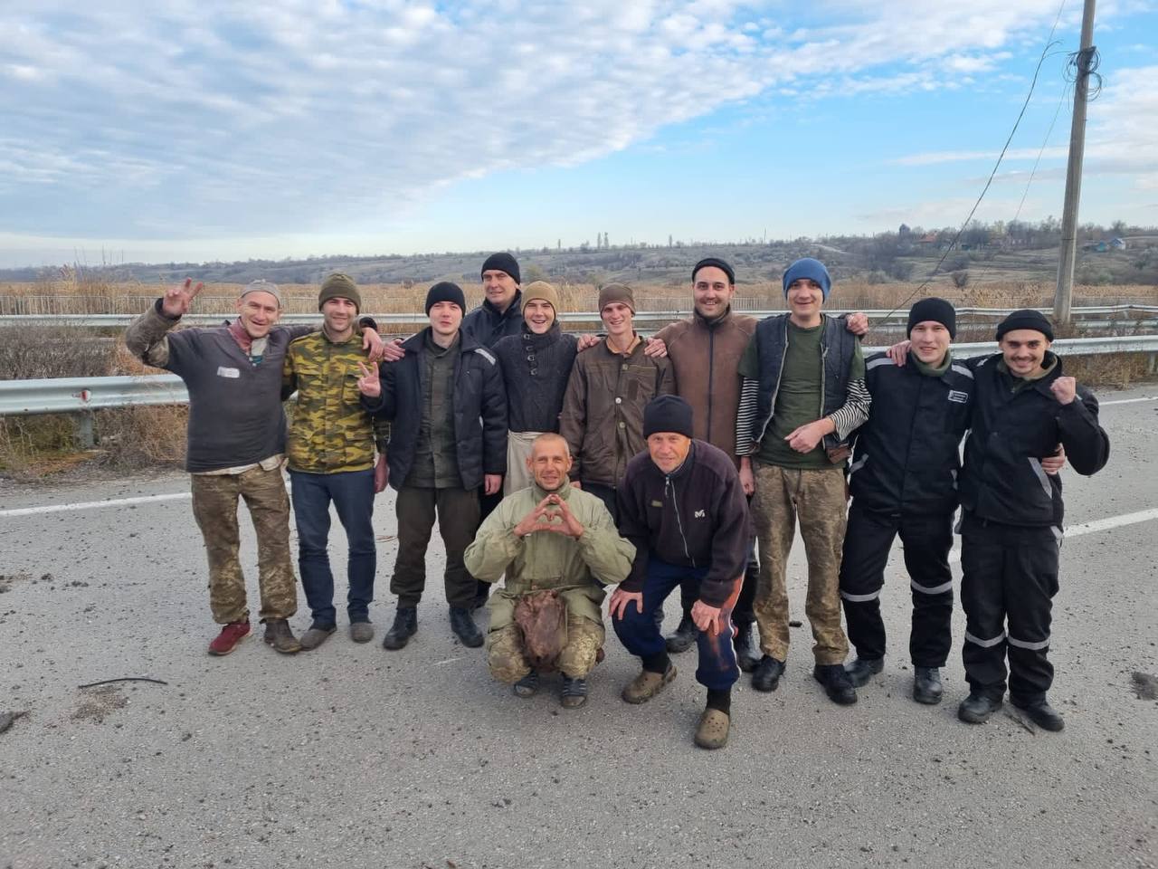Україна звільнила з російського полону важкопоранених бійців із «Азовсталі»