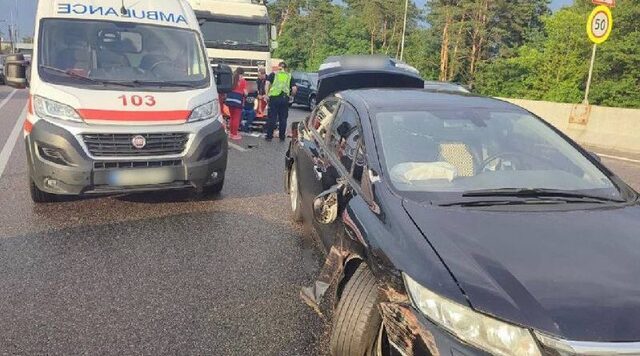 На трасі Київ-Одеса вантажівка збила чоловіка, який потрапив у ДТП