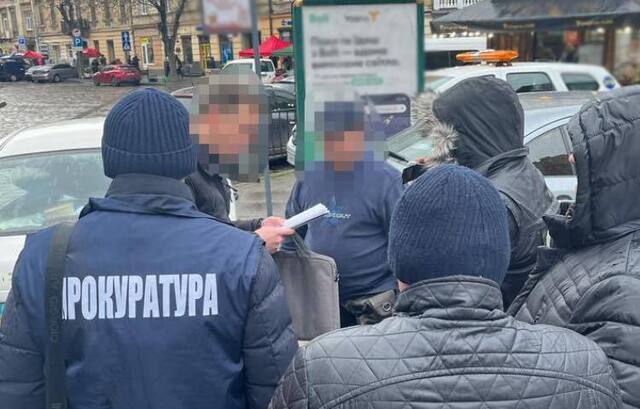У Львові поліцейський «погорів» на хабарі