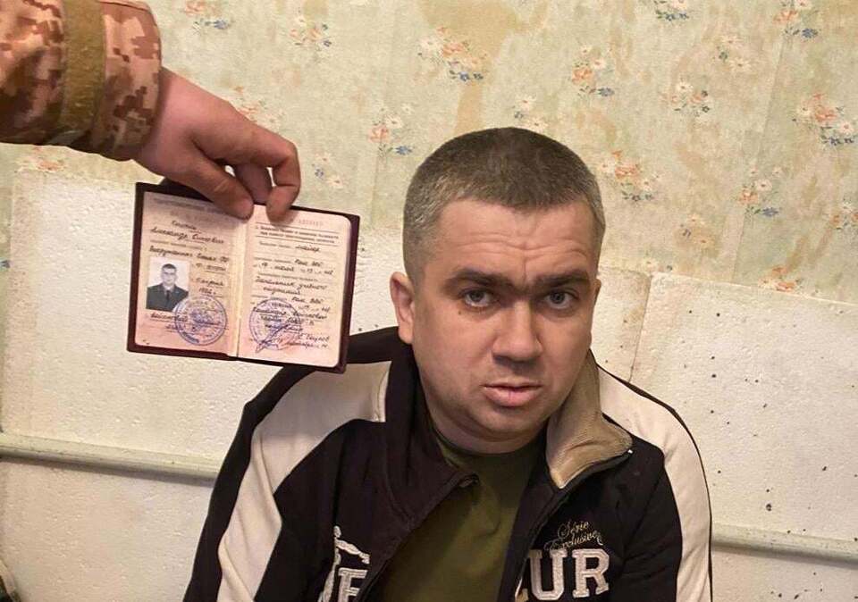 Бійці ЗСУ взяли в полон підполковника російської армії. З'явилися фото