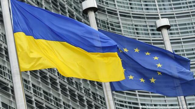Історична ніч у Версалі: лідери ЄС сказали «так» євроінтеграції України