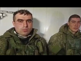 Двоє російських військових здалися в полон ЗСУ. Відео.