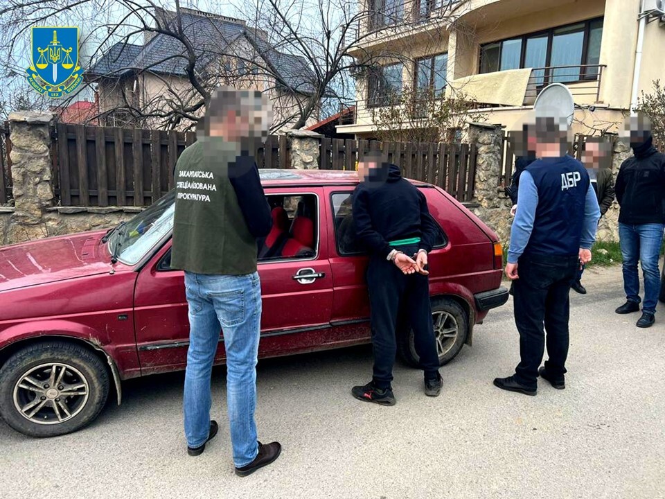 Під час продажу наркотиків затримали українського військового