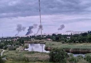 Шість ракетних ударів по Кременчуцькому нафтопереробному заводу: з’явилися подробиці