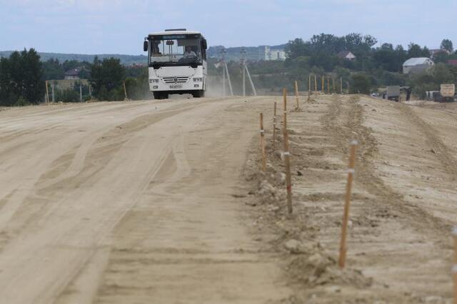 Будівництво гравійної дороги у Білогорщі