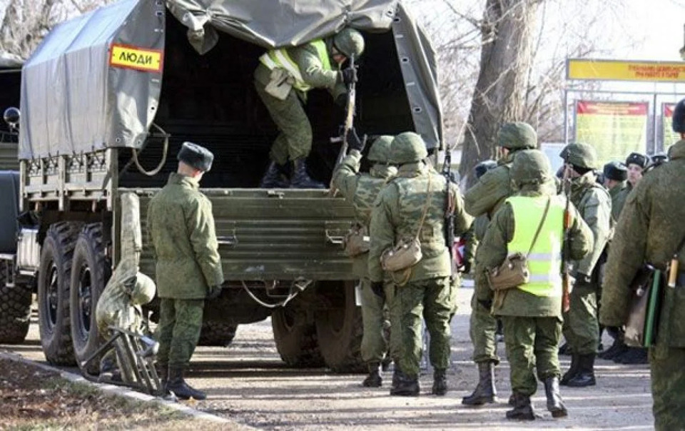 На Луганщині командування армії рф кинуло солдатів на фронті