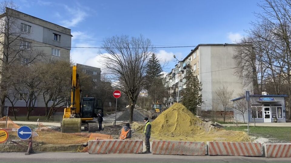 Одну з вулиць Львова на тиждень перекрили для проїзду транспорту