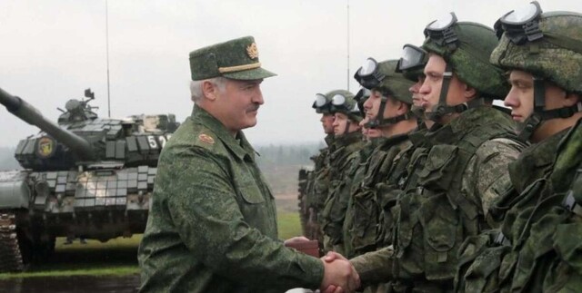 Ведуть розвідку та зміцнюють позиції: що відомо про дії армії білорусі біля кордонів України